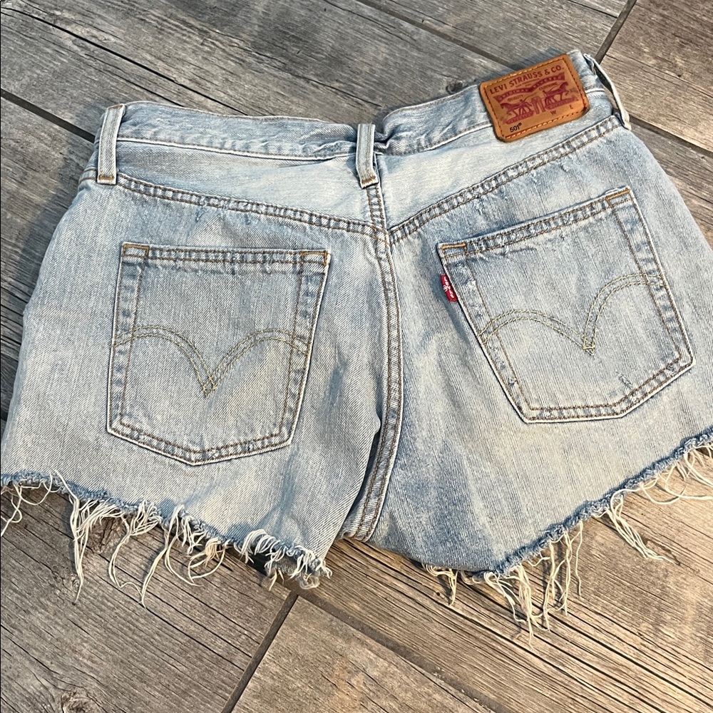 Levi Strauss 501 Button Fly Denim Shorts - Picture 2 of 2
